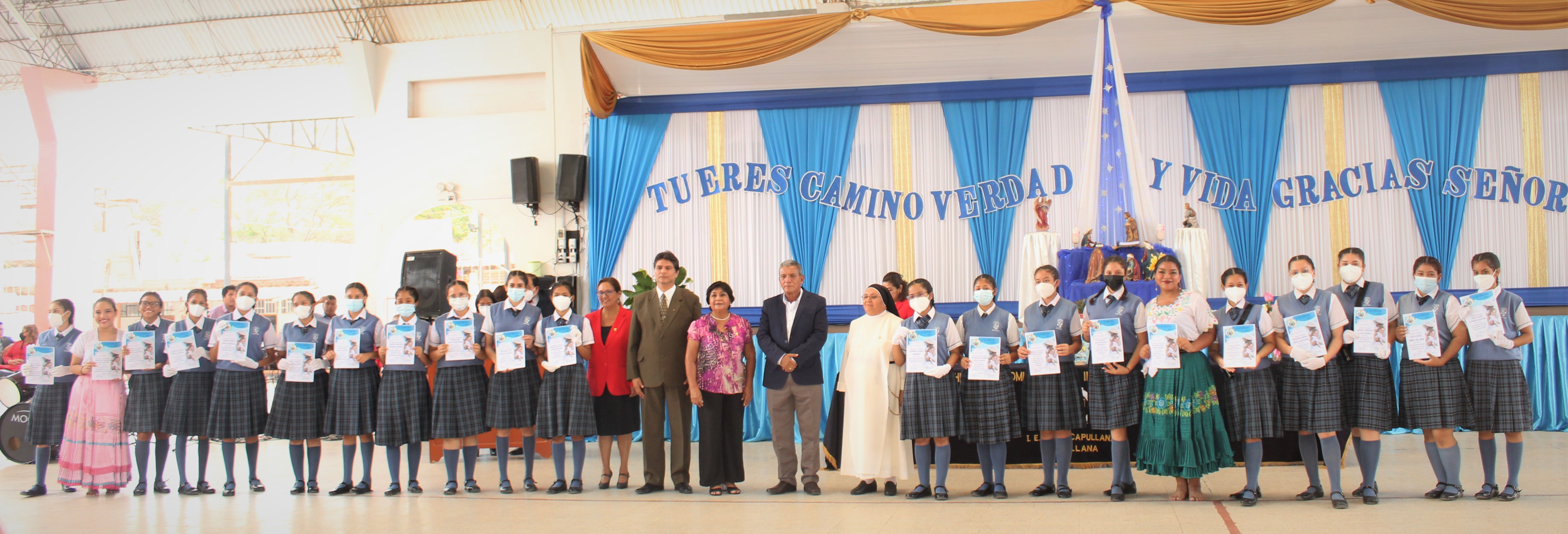 Alumnas con diploma de Honor