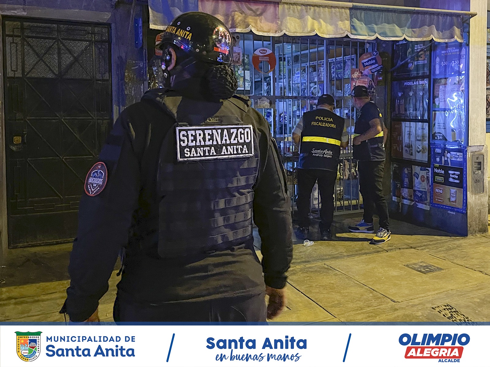 La gestión de nuestro alcalde #OlimpioAlegría firme en recuperar el orden y el principio de autoridad en el distrito, viene realizando patrullaje integrado con la #PNP por todas las zonas, realizando intervenciones a aquellas personas que venían consumiendo bebidas alcohólicas en la vía pública, de igual manera a los establecimientos que no contaban con sus permisos.
#santaanitaenbuenasmanos
#SantaAnitaSegura