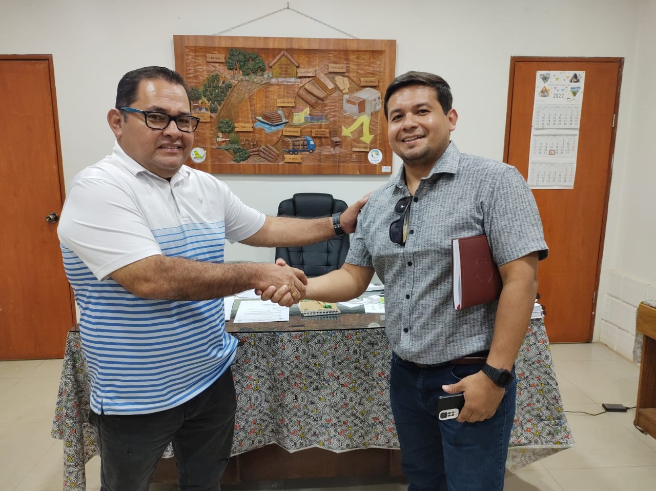 Reunión entre el jefe de la OD Pucallpa, José Díaz, y el gerente regional forestal de Ucayali, Ladislao Panduro.