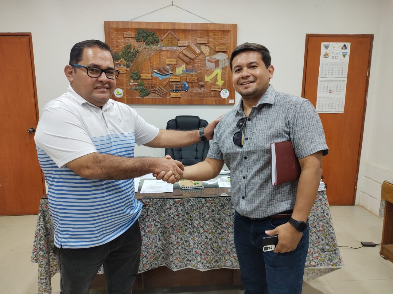 Reunión entre el jefe de la OD Pucallpa, José Díaz, y el gerente regional forestal de Ucayali, Ladislao Panduro. 