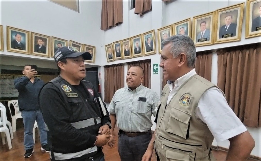 Alcalde provincial inspeccionó las instalaciones de la municipalidad a inicios del año 2023