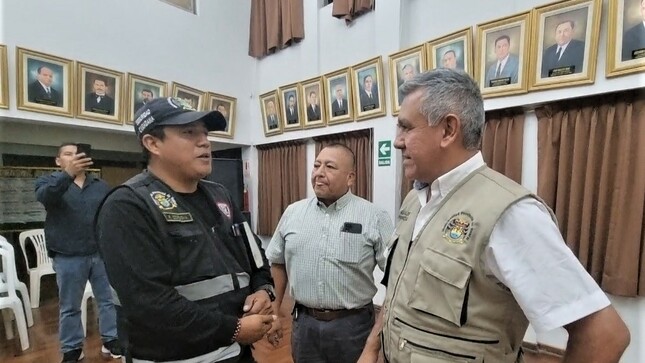 Alcalde provincial inspeccionó las instalaciones de la municipalidad a inicios del año 2023
