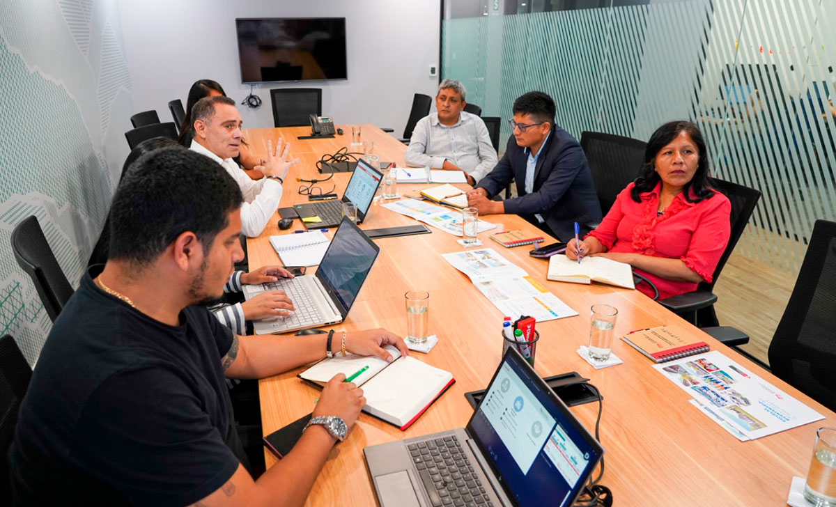 Escuelas Bicentenario sostuvo reunión con funcionarios del Gobierno Regional de Junín
