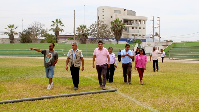 Alcalde Fernando Cárdenas inspecciona instalaciones del estadio Julio Lores Colán y Centro Canino Municipal