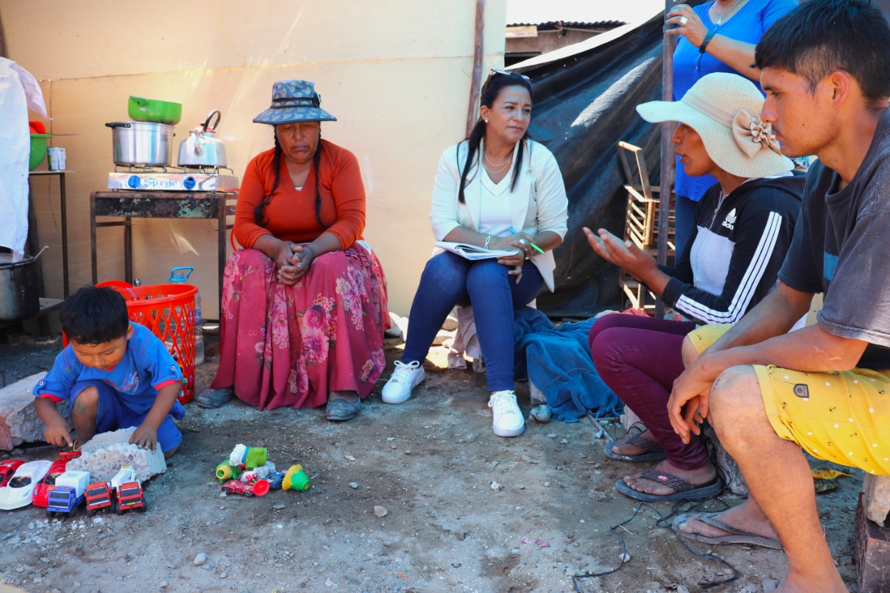 Visita de vicegobernadora a familias damnificadas