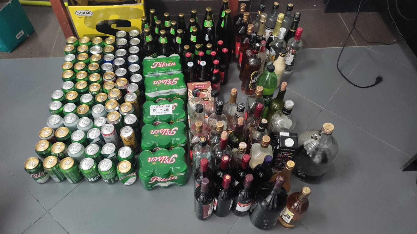 Foto de decomisó 3 mil botellas de licores en Agua Dulce y erradicó motos de playa en la Herradura