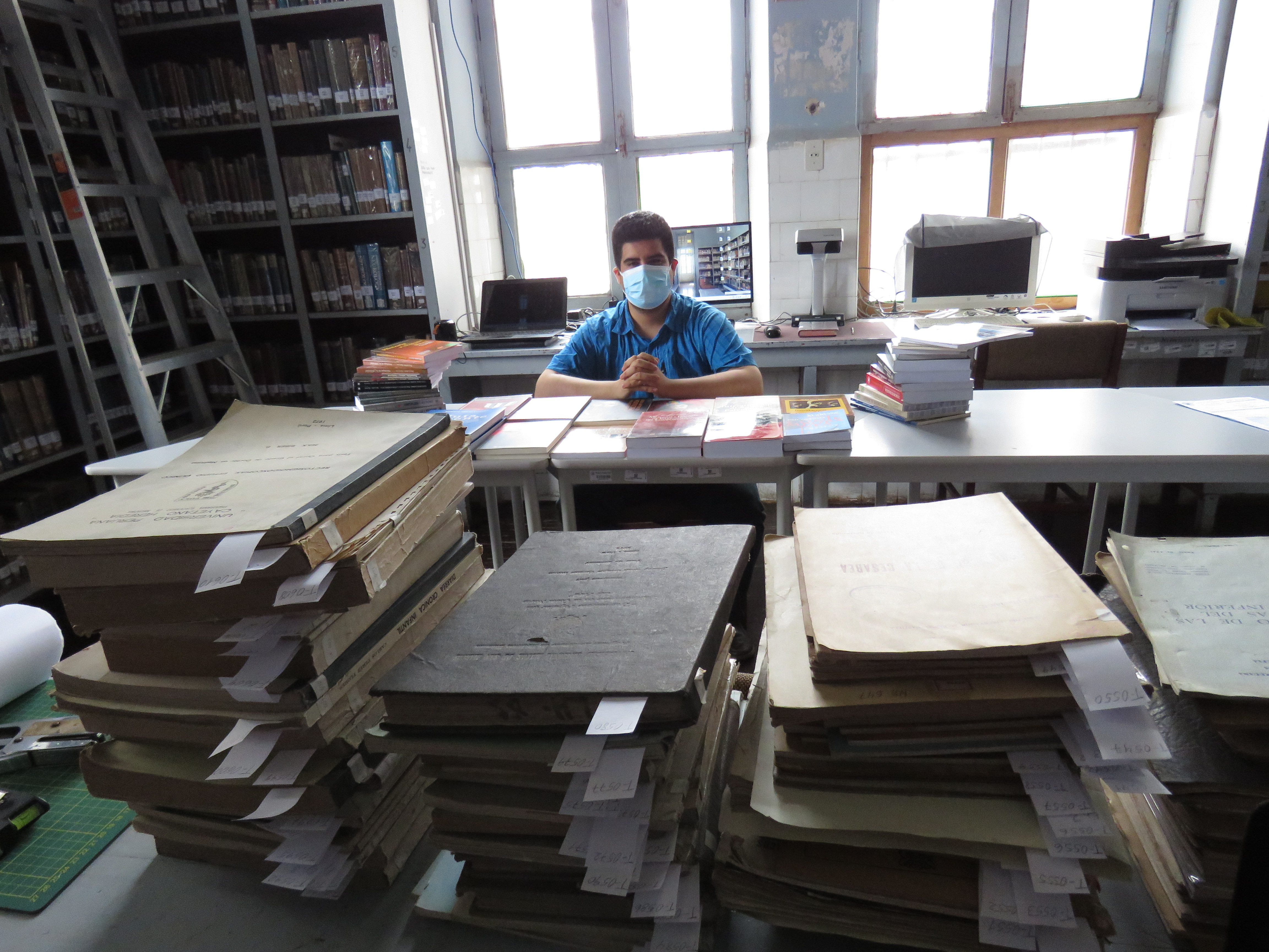 Donación de libros a Biblioteca Enrique Encinas del hospital nacional Víctor Larco Herrera
