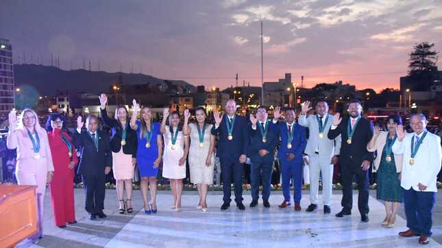 Foto de Alcalde electo del Distrito de Chorrillos, Fernando Velasco, juramentó en una emotiva ceremonia