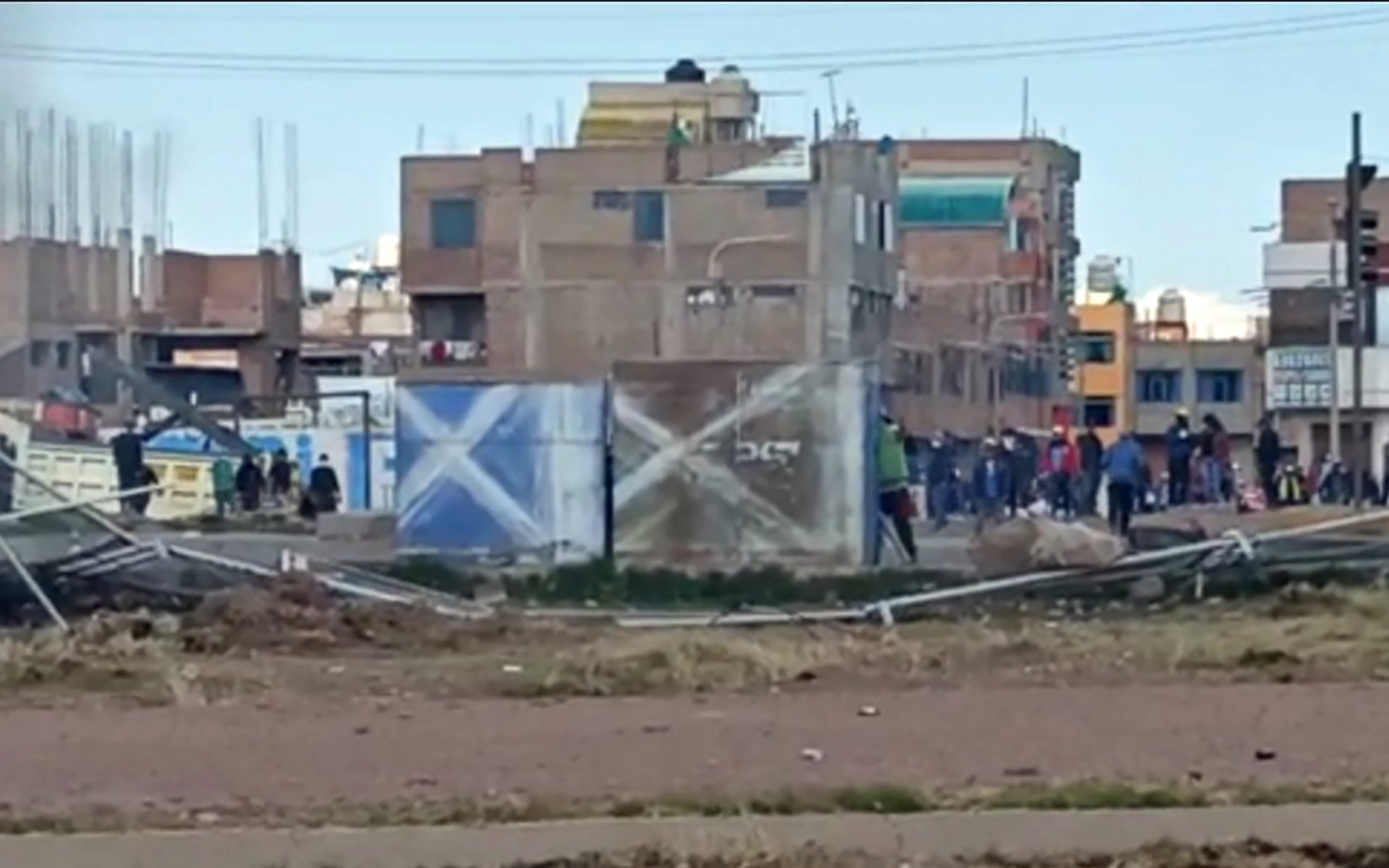 Desde roturas de ventanas y puertas hasta incendios fueron algunas de las modalidades que los vándalos utilizaron en Puno, Apurímac, Arequipa, Cusco, Tacna y Huancavelica.