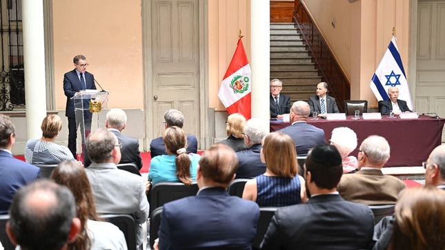 Cancillería reconoce a diplomático peruano que salvó a judíos del holocausto