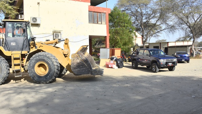 El director regional de Educación, José Wilmer Loaiza Niño, advierte que más de 20 mil docentes activos y cesantes se perjudicarían por el cierre de la sede, que se ha visto afectada por la construcción del instituto superior tecnológico Almirante Miguel Grau. 
