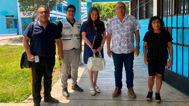 Expusimos planos de la escuela temporal en mesa técnica con la IE General Prado