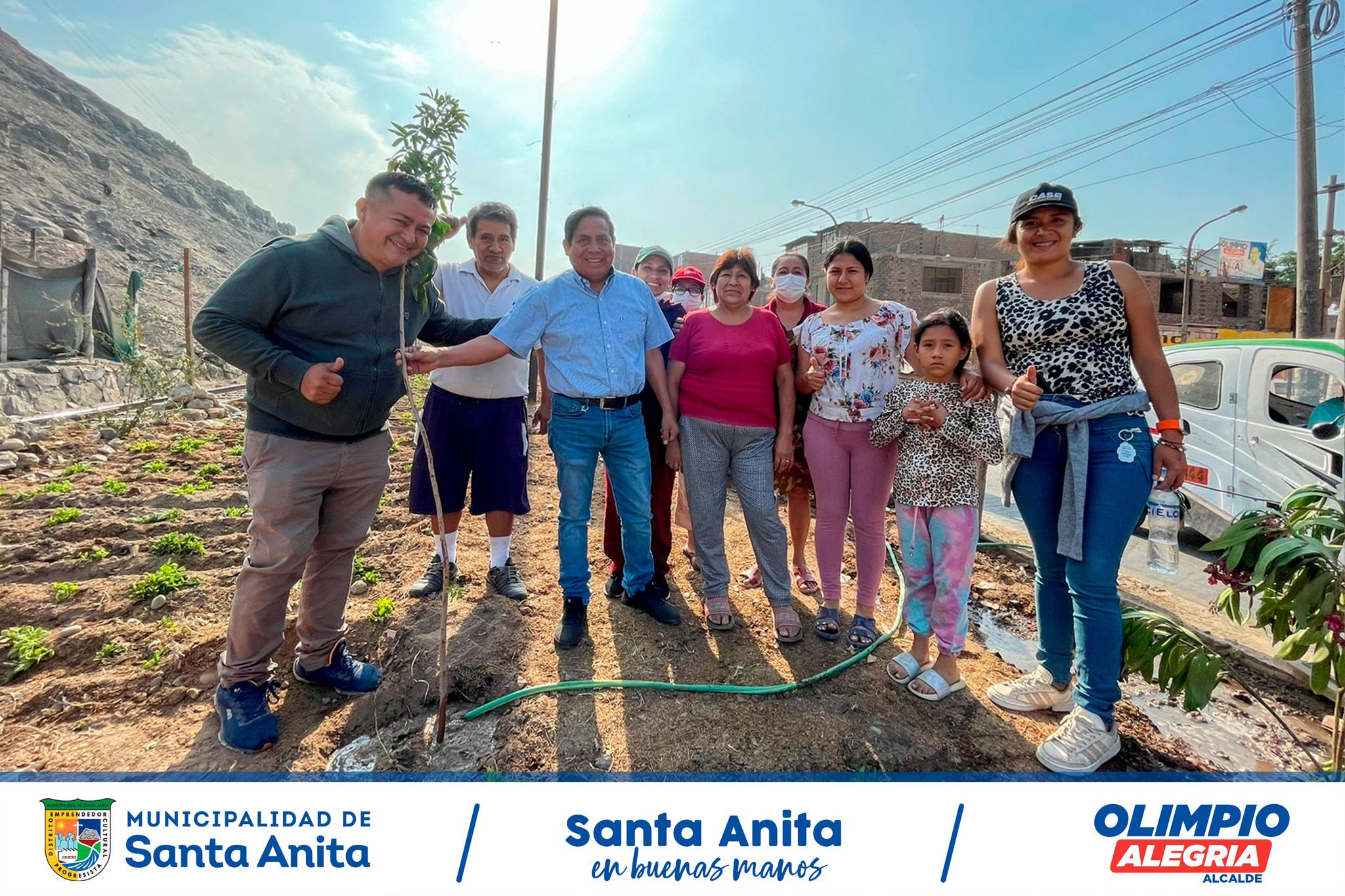Nuestro Alcalde #OlimpioAlegría, encabezó el operativo de erradicación de desmonte, limpieza y seguridad en la Av. Ferrocarril, junto al equipo municipal de parques y jardines, limpieza pública, serenazgo y transporte.
