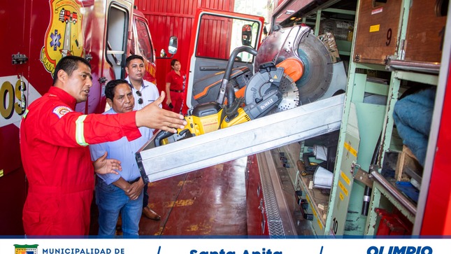 Nuestro alcalde #OlimpioAlegría visitó la compañía de Bomberos 𝐍° 𝟏𝟑𝟖 de nuestro distrito, en donde reafirmó su compromiso de trabajar  ante cualquier emergencia en el beneficio de nuestros vecinos #𝐒𝐚𝐧𝐭𝐚𝐧𝐢𝐭𝐞𝐧𝐬𝐞𝐬. 👩‍🚒👨‍🚒  