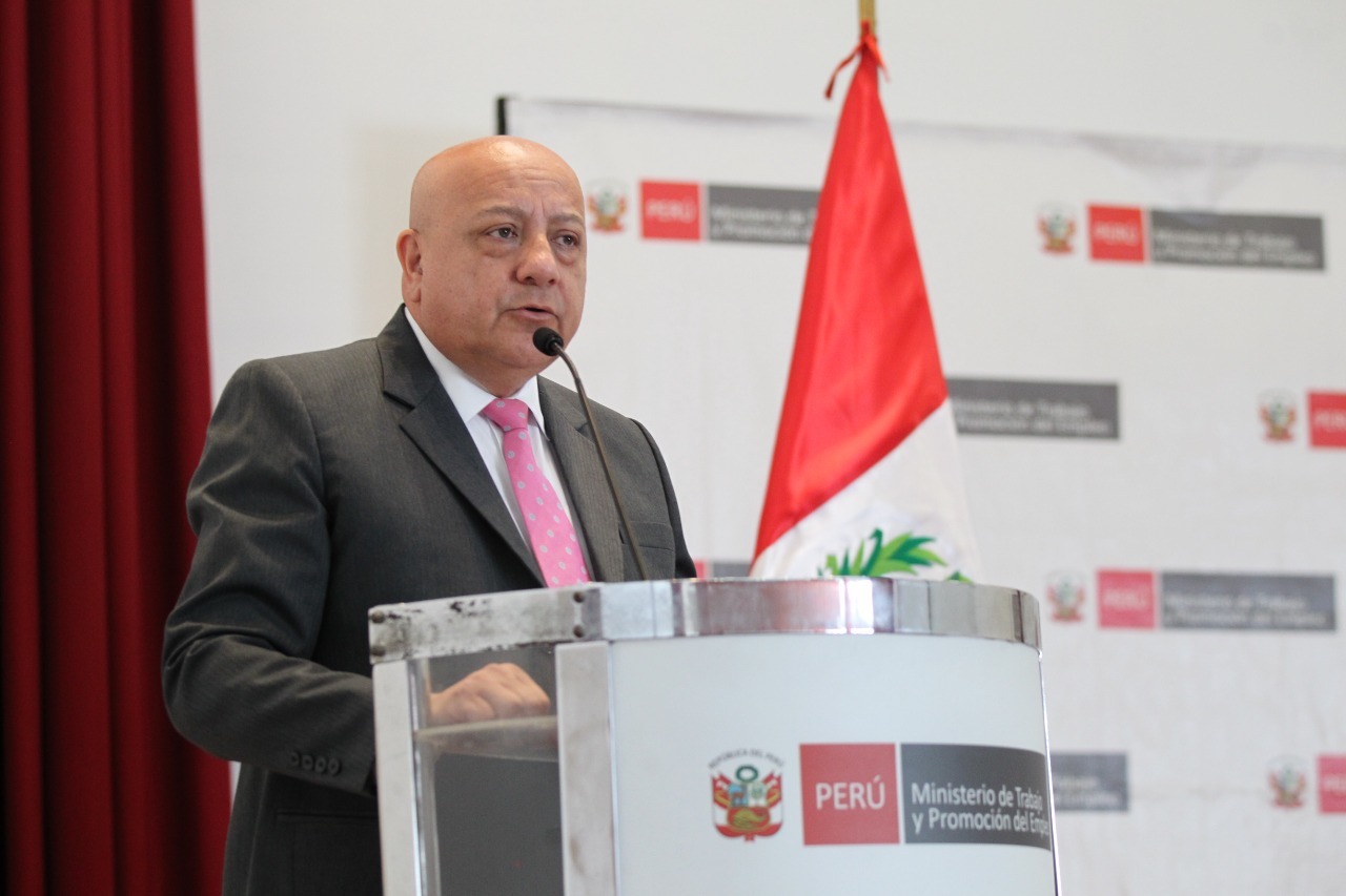 Ministro Alfonso Adrianzén Ojeda: "Hay que recuperar el clima de paz social a fin de lograr progreso y desarrollo"