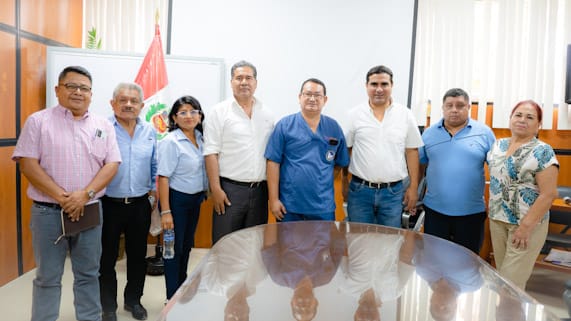 Gobernador respalda acciones a favor de trabajadores de Sub Región de Salud Luciano Castillo