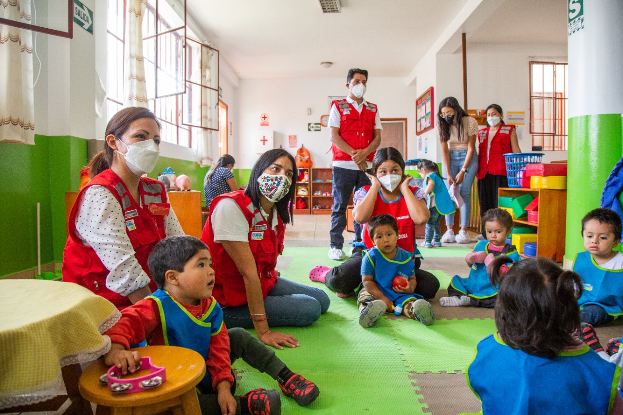 Cuna Más supervisa la atención brindada a las niñas y niños usuarios del CIAI Esponjitas del Saber en Huaycan
