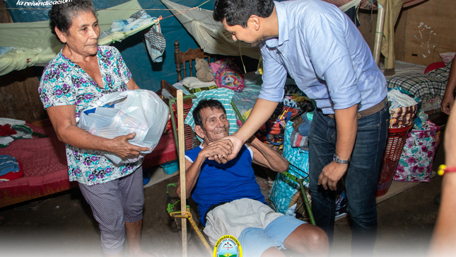 Alcalde provincial participó en entrega de canastas para personas discapacitadas y adultos mayores.