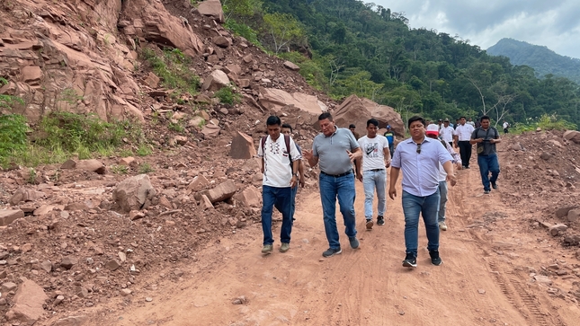 Gobernador en carretera Shapaja
