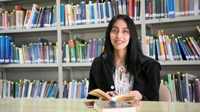 Talento del Pronabec estudiando