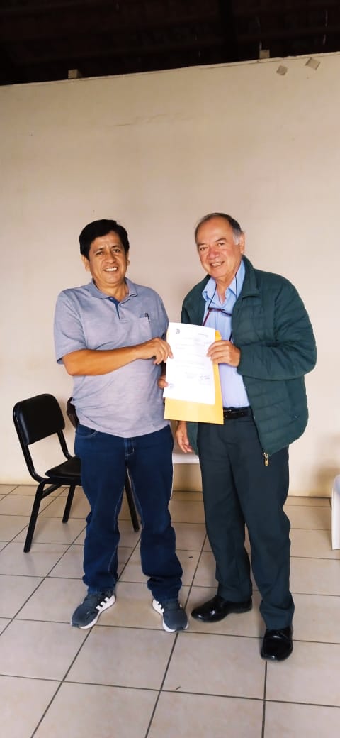 Director de UGEL Chulucanas junto al representante de la Municipalidad de Frías.