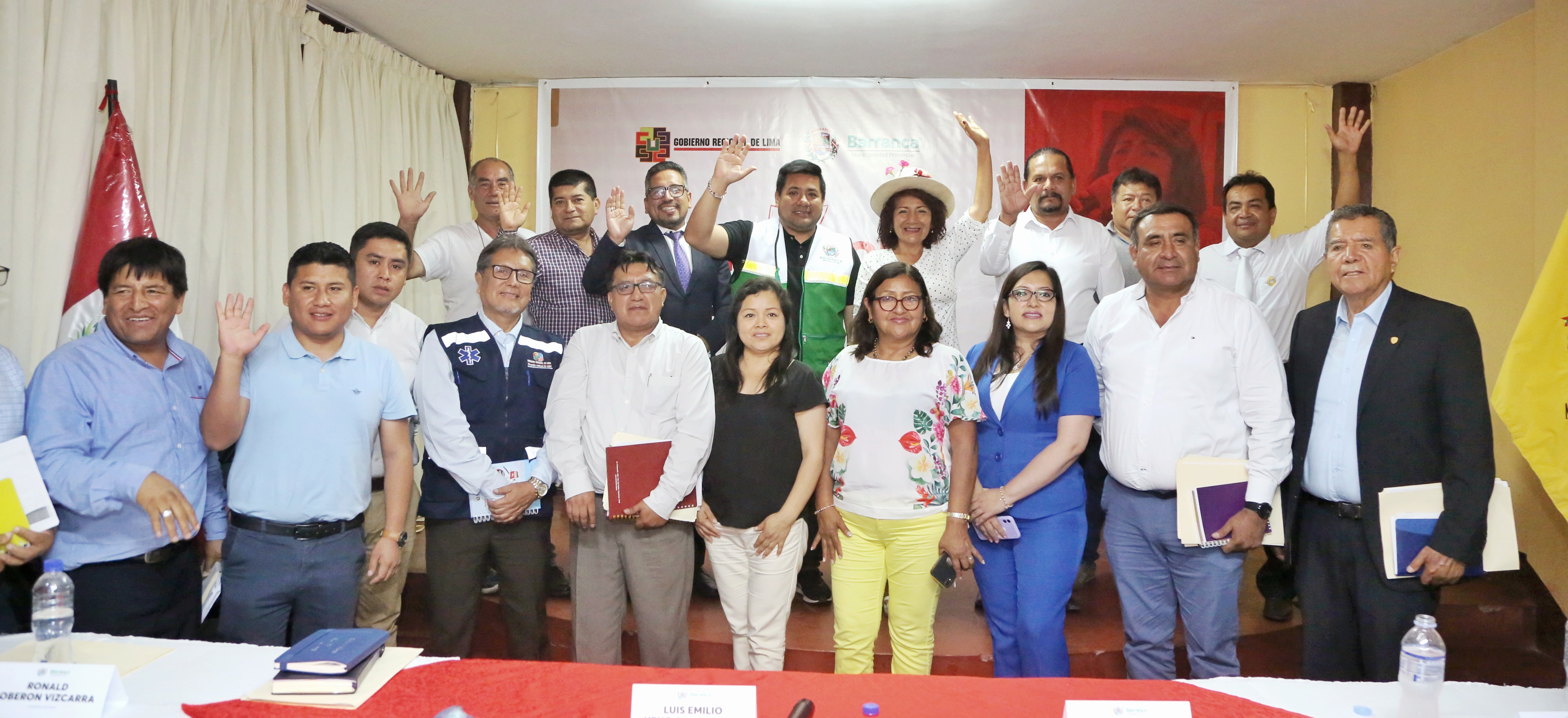 Gobernadora Rosa Vásquez y alcaldes construyen agenda de desarrollo para la provincia de Barranca