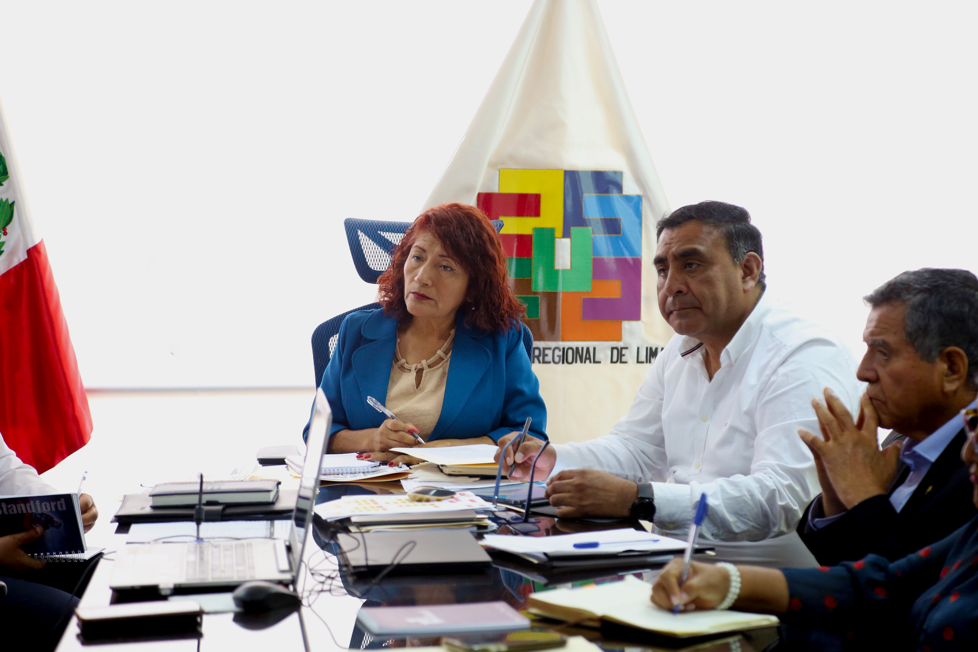 Buscan cerrar brecha en servicios básicos durante reunión con equipo del Ministerio de Vivienda