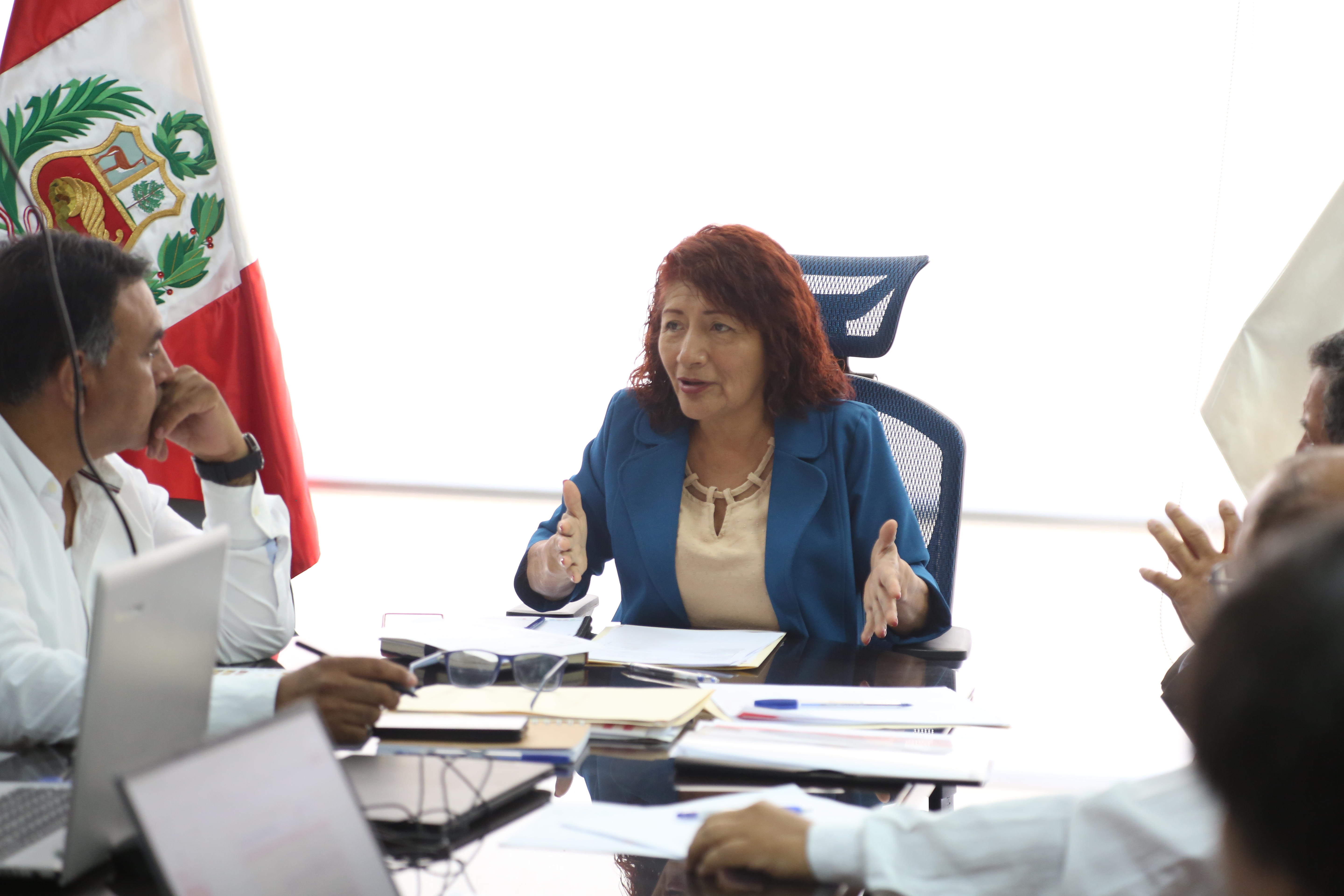 Buscan cerrar brecha en servicios básicos durante reunión con equipo del Ministerio de Vivienda