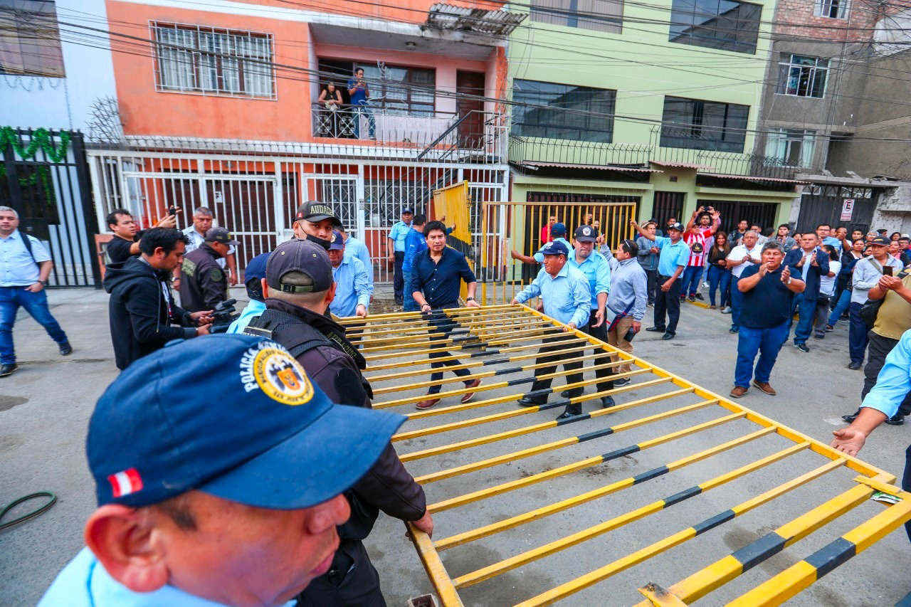 No más rejas en sede municipal y mejor acceso a nuestros vecinos