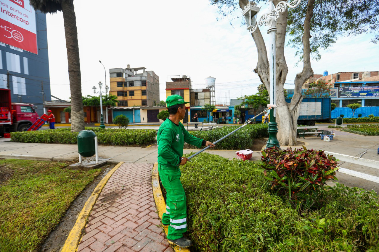 Histórica plaza de armas de el pueblito luce recuperada