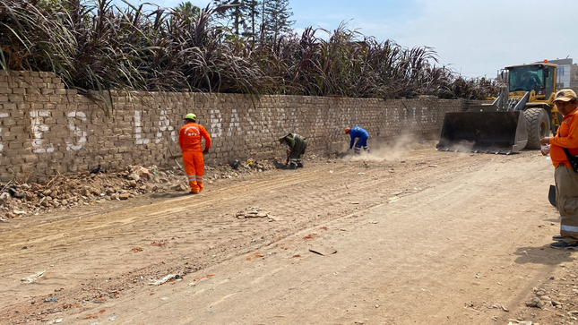 Maquinaria pesada retiró basural en el olvidado sector de la poza San Martín