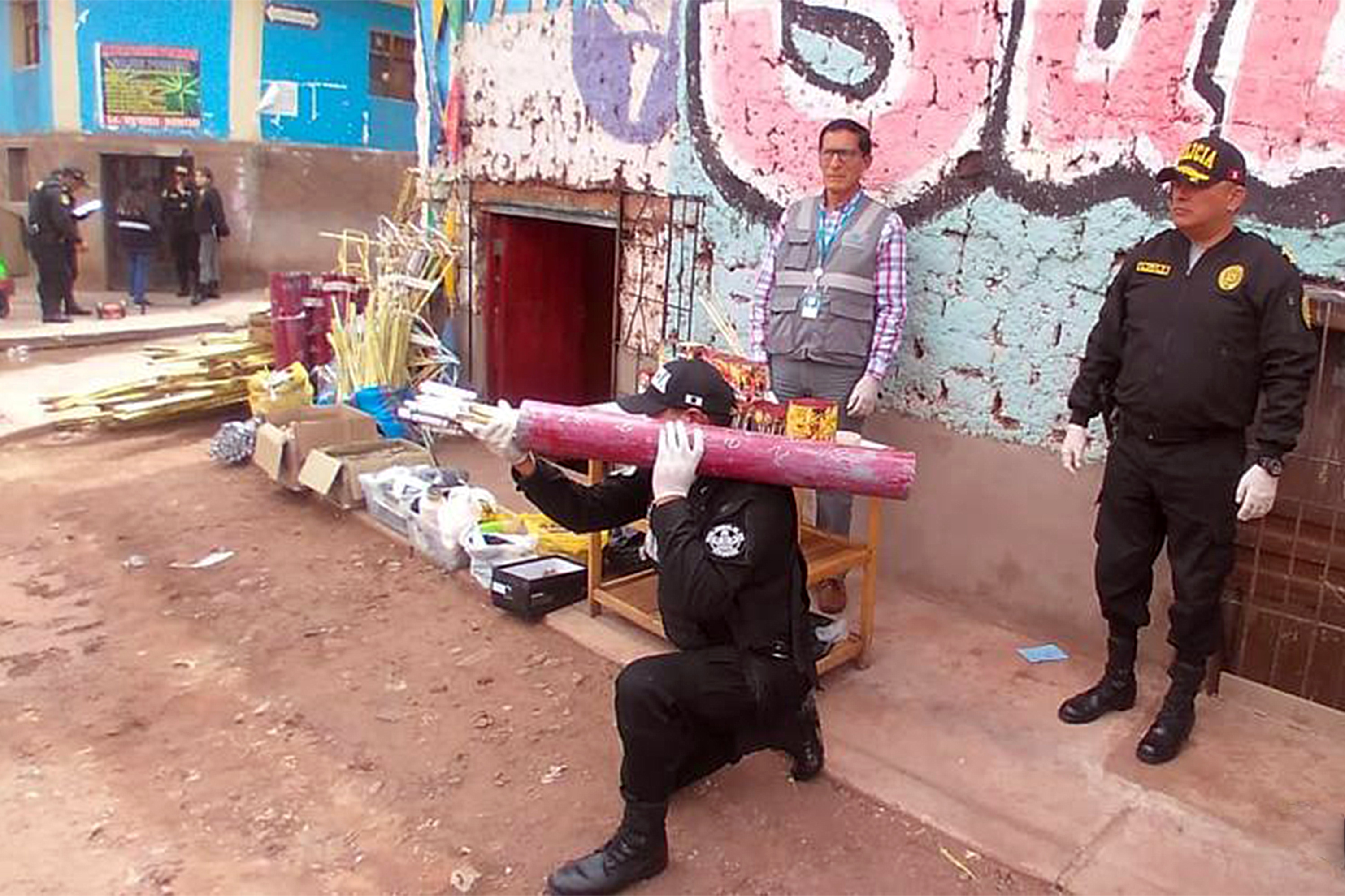 Decomisan gran cantidad de pirotécnicos y explosivos en Cusco y La Libertad