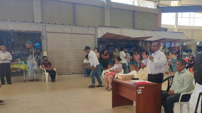 Alcalde se reúne con Comerciantes del Mercado Municipal