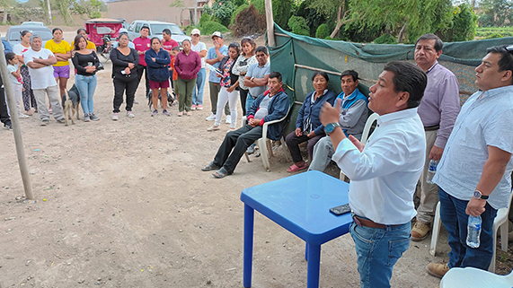 Diálogo con pobladores