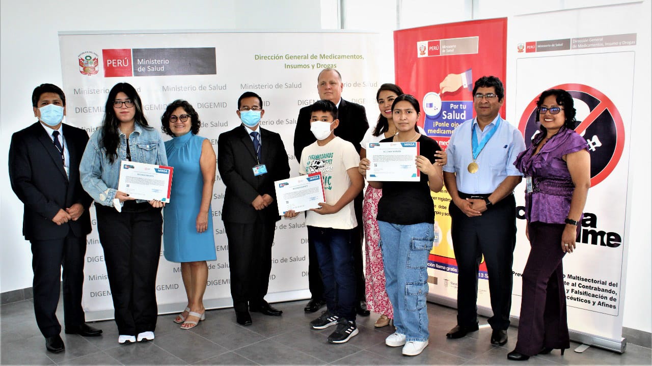 Escolar de 14 años gana el concurso virtual “Por tu salud ponle ojo al medicamento”