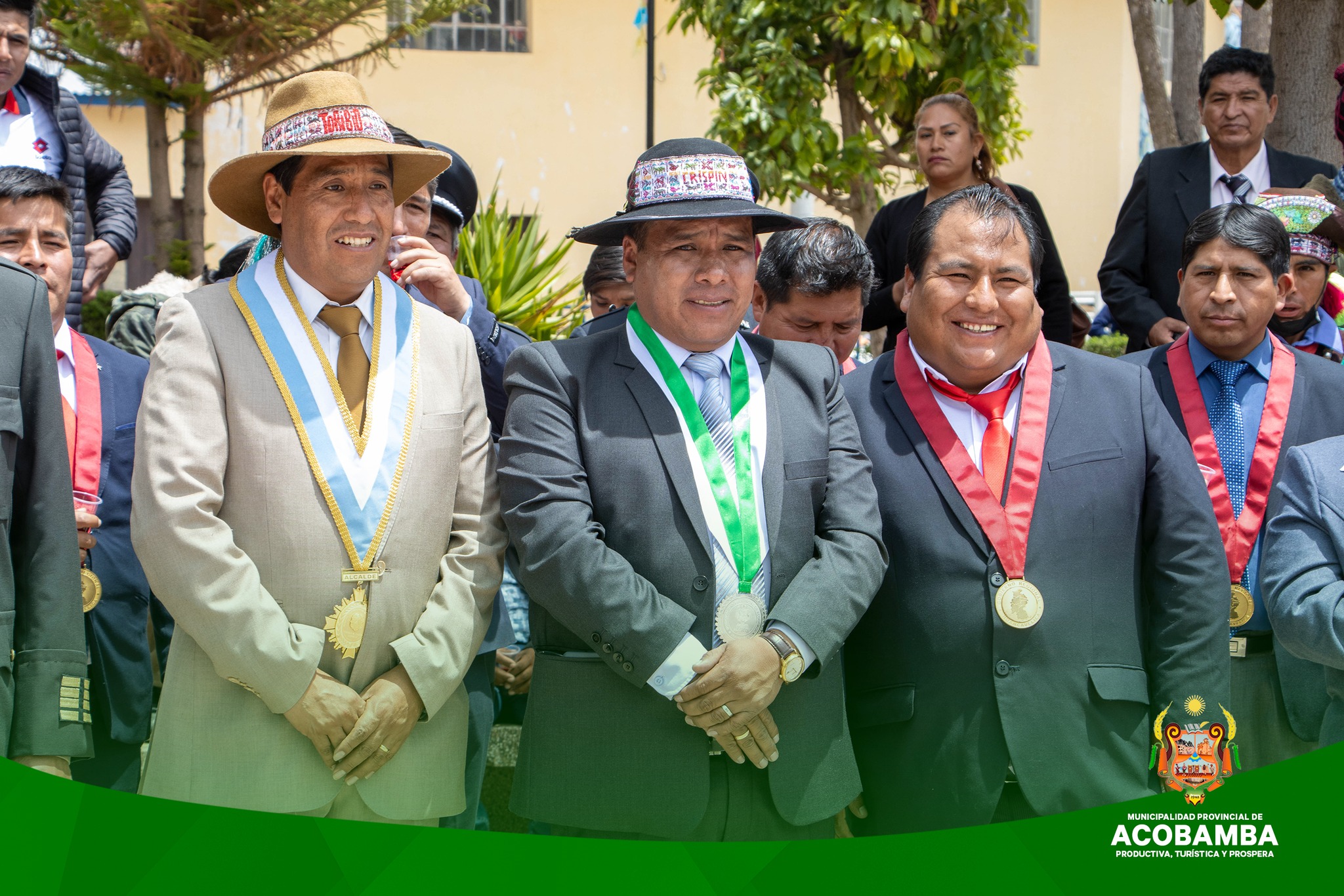 Alcalde Provincial Félix Crispín Reymundo y otras autoridades de Huancavelica