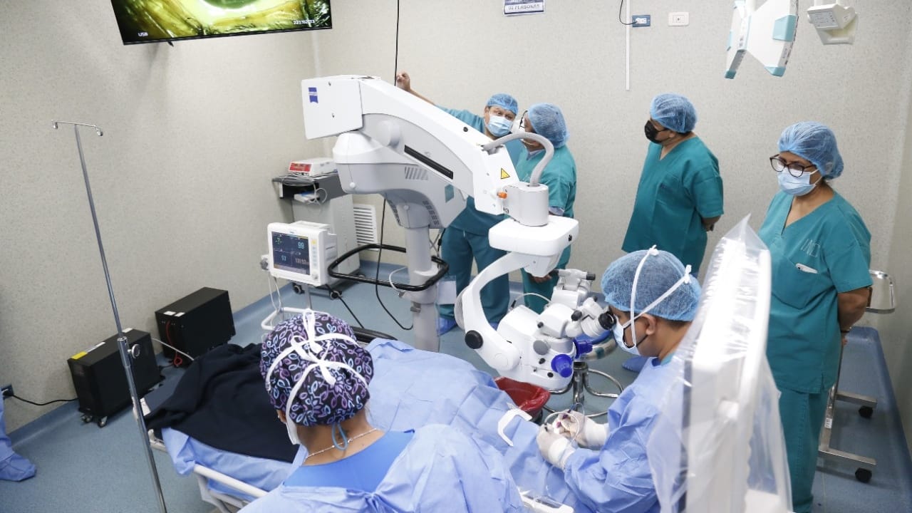 Instituto Nacional de Oftalmología inició programa de desembalse de operaciones de catarata