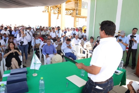 Gobernador Luis Neyra se compromete a impulsar descolmatación del reservorio Poechos