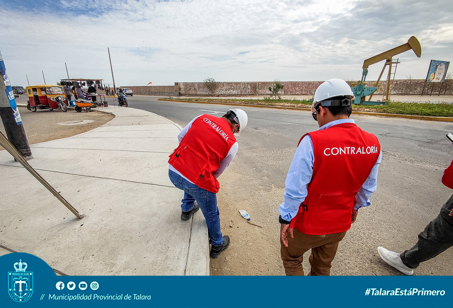 Contraloría realiza verificación en obra de pavimentación.