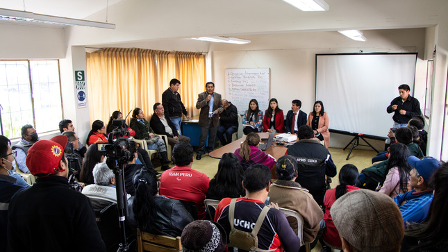 Reunión entre funcionarios del Gobierno Regional Cusco y representantes de personas con discapacidad