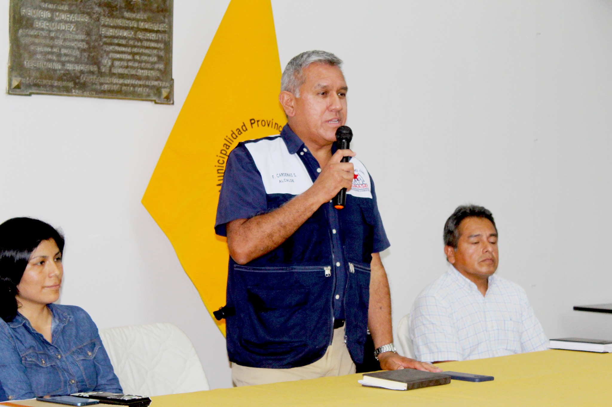 Alcalde Fernando Cárdenas se reunió con representantes de agrupaciones animalistas
