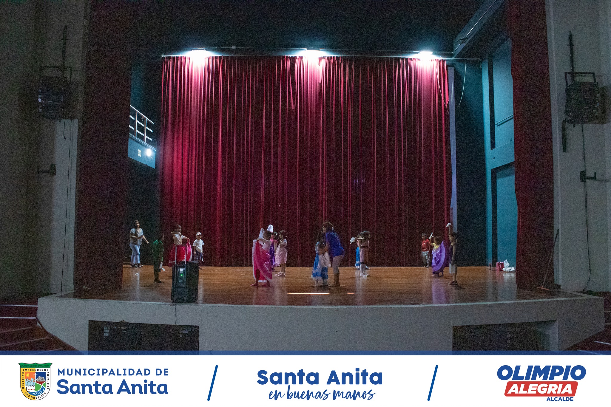 Nuestros talleres de verano son un éxito y se ve reflejado en la alegría de nuestros niños #santaniteses que disfrutan de las diferentes actividades que realiza el municipio liderado por nuestro alcalde Olimpio Alegría.
#OLIMPIOALEGRIA
#SantaAnita
#talleresdeverano2023