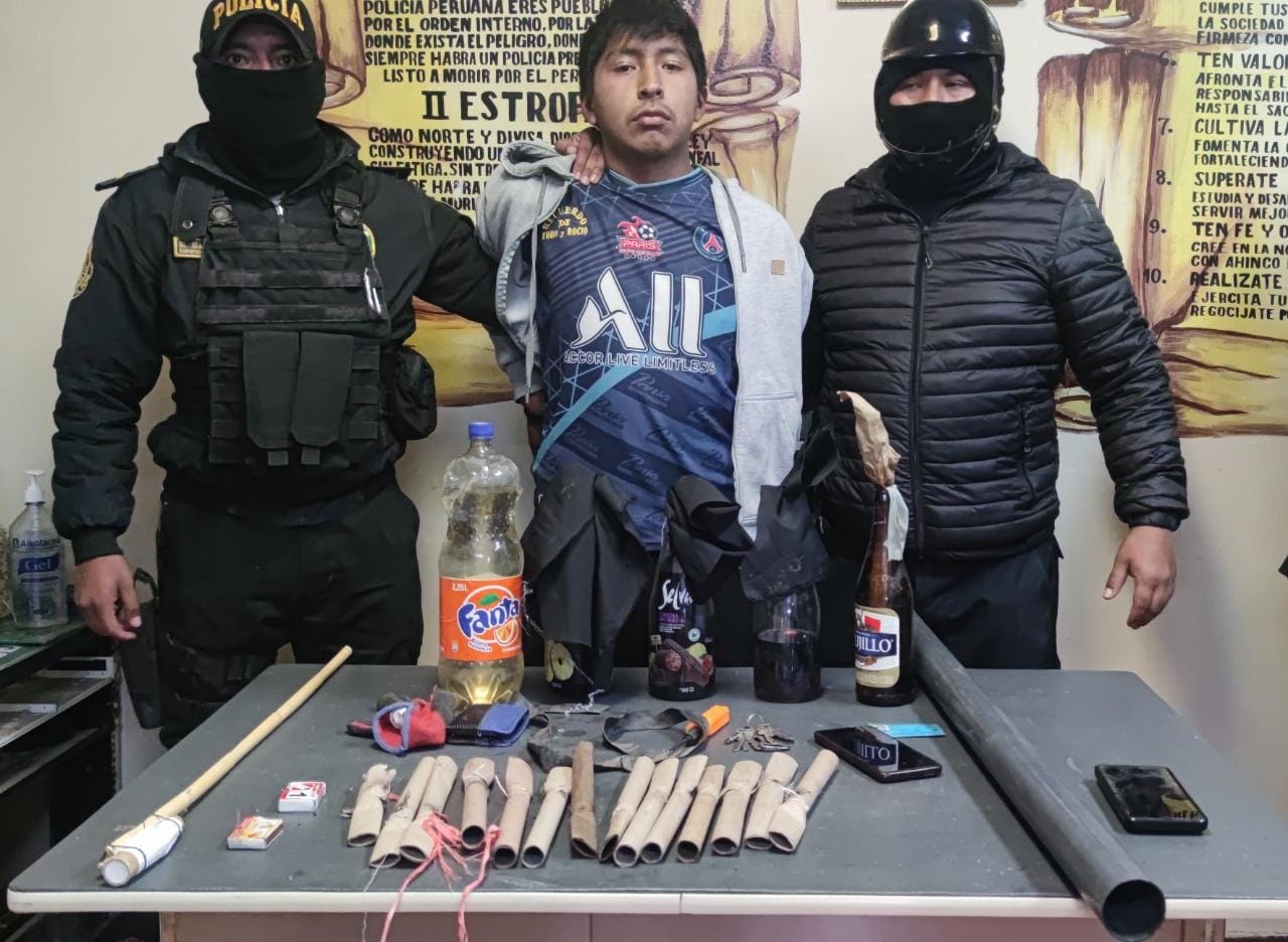 Puno: PNP intervino a tres violentistas que portaban bombas Molotov