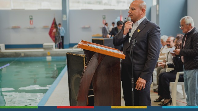 Alcalde de Cajamarca Inaugura Piscina Olímpica del Colegio San Ramón