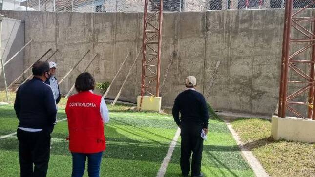 Contraloría alerta riesgo de colapso de muro de contención de complejo deportivo Tío Grande