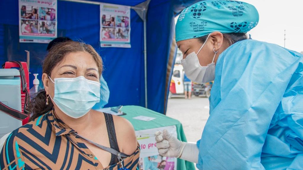 Lima norte más de 380 mil adultos mayores de 60 años recibirán la vacuna bivalente contra la covid-19