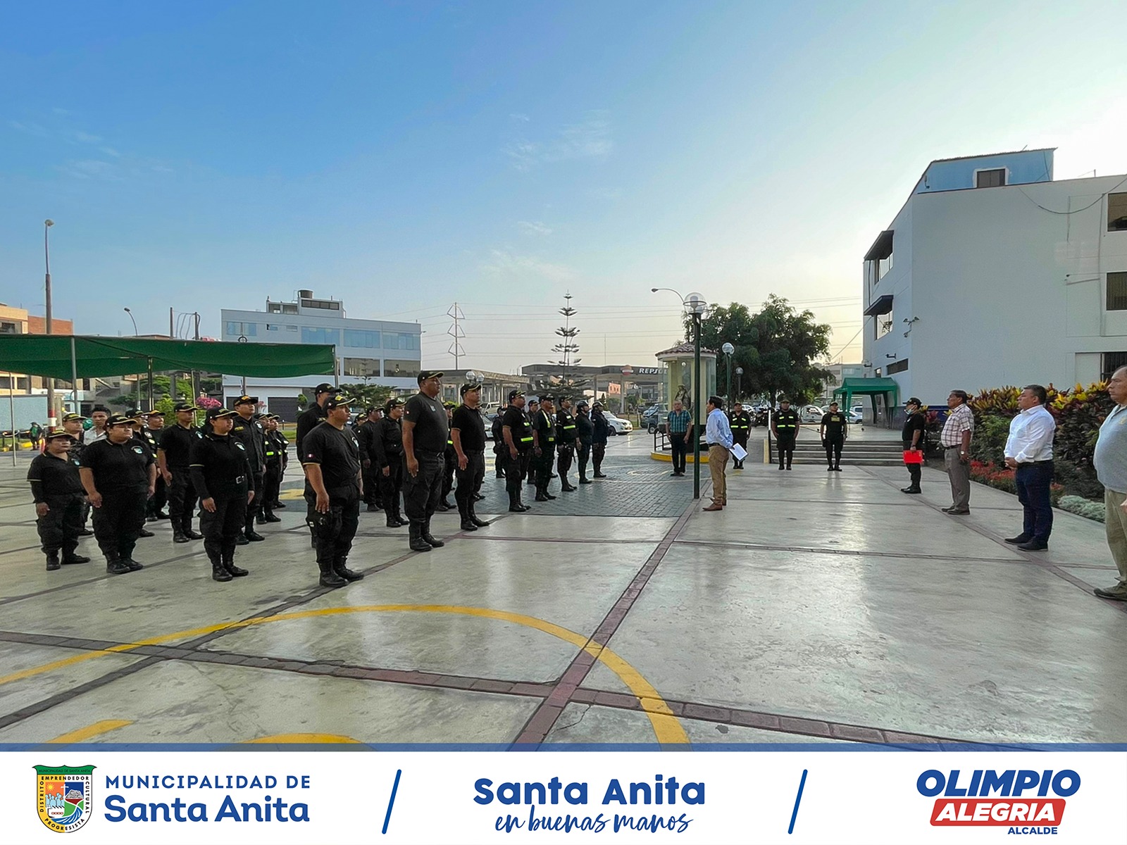 Nuestro alcalde #OlimpioAlegría reconoce la buena labor del personal de #Serenazgo al haber participado en la captura de presuntos delincuentes que perturbaban la paz de nuestros vecinos #Santanitenses
