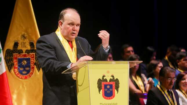 Rafael López Aliaga juró como alcalde de Lima en ceremonia realizada en el Teatro Municipal.