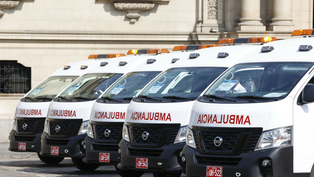 Gobernadora Rosa Vásquez consigue 4 ambulancias para la región Lima