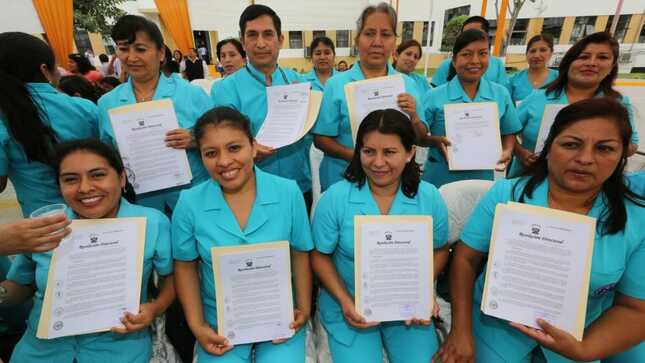 Minsa transfiere recursos para financiar cambios de grupo ocupacional y de línea de carrera a 831 trabajadores